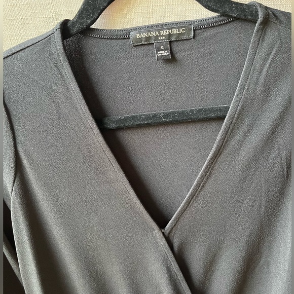 Banana Republic Women’s Black Cross Drape V Neck Blouse - Small - Picture 3 of 8